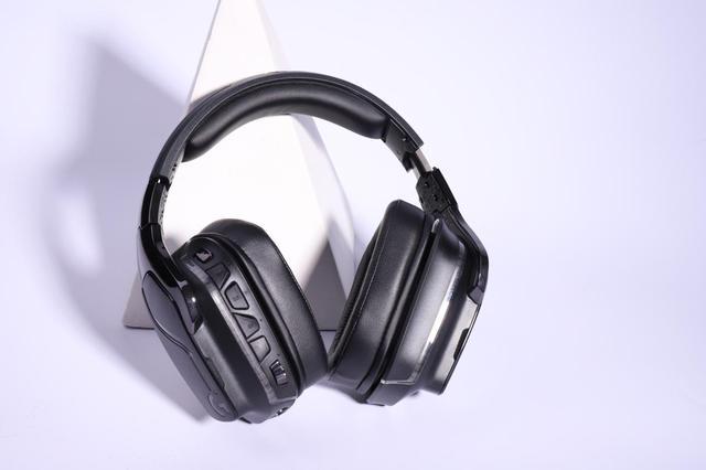 評測高階遊戲耳機羅技g933s 遊戲隱藏的福利全在耳中呈現 Itw01